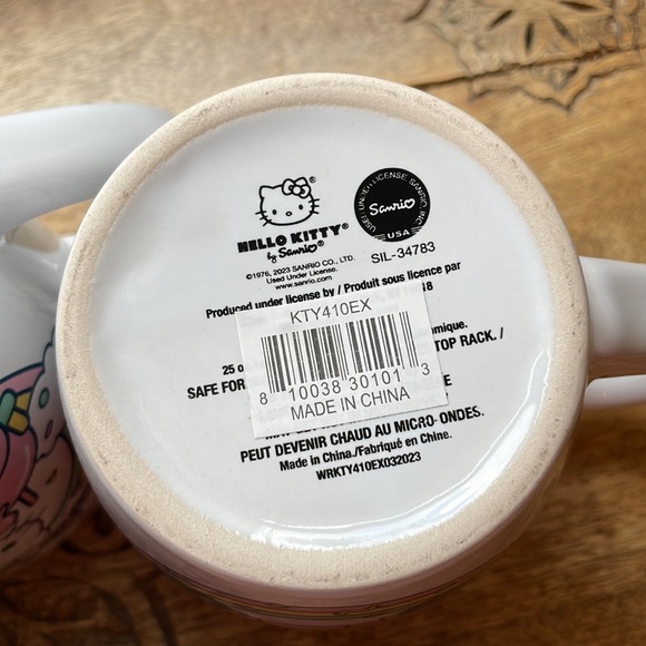 2 HELLO KITTY 🐱 Set of 2 large coffee mugs 🐱🌈 NWT🌈 - Picture 14 of 16